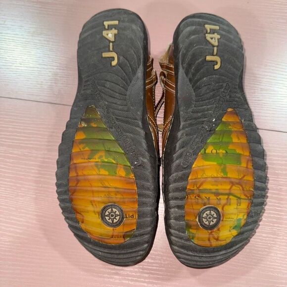 J-41 Jeep Basil Brown Women Size 9 - Picture 4 of 5